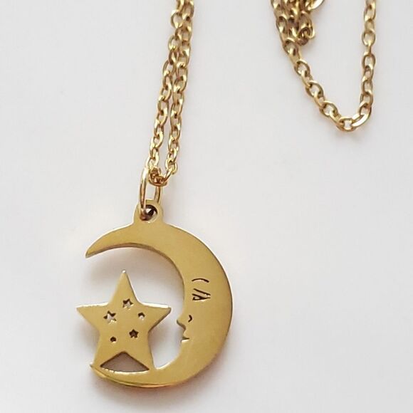New! FP Star & Moon Necklace - Picture 9 of 15